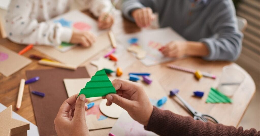 Activités artistiques et artisanales pour les enfants.