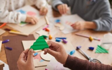 Activités artistiques et artisanales pour les enfants.